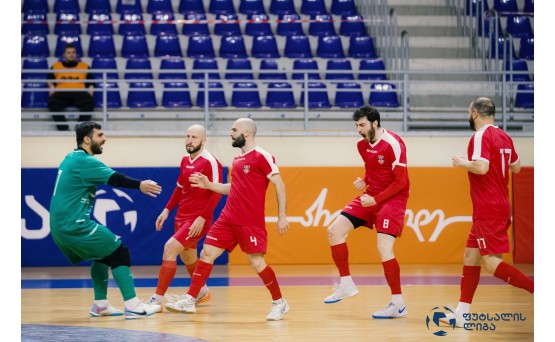 სტუდენტებმა ოქროსკენ გაიწიეს